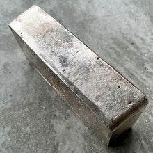Load image into Gallery viewer, VINTAGE Royal Canadian Mint RCM 100 oz .999 Silver Bar - Attractive condition
