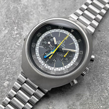 Load image into Gallery viewer, 1970 Flightmaster 145.036 1162/172 Bracelet Serviced
