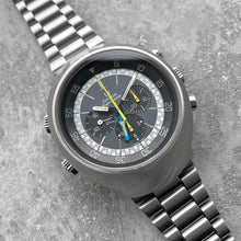 Load image into Gallery viewer, 1970 Flightmaster 145.036 1162/172 Bracelet Serviced
