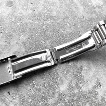 Load image into Gallery viewer, 1970 Flightmaster 145.036 1162/172 Bracelet Serviced
