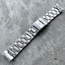 Load image into Gallery viewer, Breitling Avenger II Seawolf Stainless Steel Bracelet A17331 with 169A Endlink
