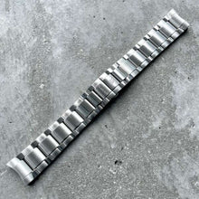 Load image into Gallery viewer, Blancpain 50 Fifty Fathoms 2200 Bracelet Stainless Steel 2200 1130 71
