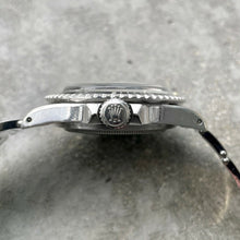 Load image into Gallery viewer, 1960 Rolex Submariner 5512 Pointed Crown Guards PCG - Tropical Dial
