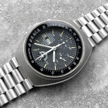 Load image into Gallery viewer, Omega Mark 4.5 Speedmaster 176.0012 Automatic Day Date Cal 1045 - Attractive!
