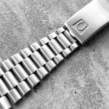 Load image into Gallery viewer, Omega Mark 4.5 Speedmaster 176.0012 Automatic Day Date Cal 1045 - Attractive!
