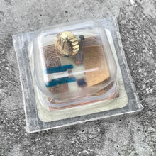 Load image into Gallery viewer, Genuine Factory Rolex Yellow Gold Crown B24 600 8 G1 - Brand New Sealed
