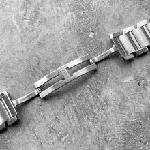 Load image into Gallery viewer, 28mm Cartier 2302 Stainless Steel Tank Française Automatic
