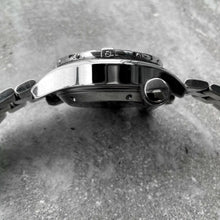 Load image into Gallery viewer, 2006 Breitling Emergency 45mm Stainless Steel A73322 Box + Papers + Serviced
