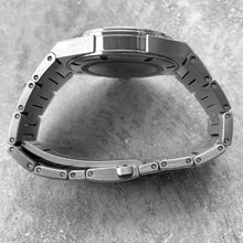 Load image into Gallery viewer, IWC Ingenieur Black Dial IW 323902 - Box and Papers - Gerald Genta Design
