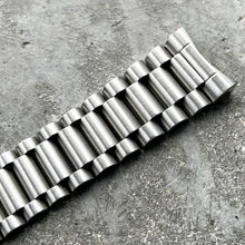 Load image into Gallery viewer, 1980s Original Omega 1450 Bracelet Band 808 Endlink Speedmaster Holy Grail

