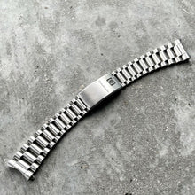 Load image into Gallery viewer, 1980s Original Omega 1450 Bracelet Band 808 Endlink Speedmaster Holy Grail
