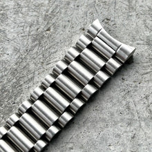 Load image into Gallery viewer, 1980s Original Omega 1450 Bracelet Band 808 Endlink Speedmaster Holy Grail

