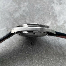 Load image into Gallery viewer, 42mm Omega Speedmaster 861 Movement - Serviced at Omega
