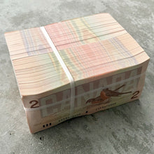 Load image into Gallery viewer, 1986 Brick of $2 Canada Banknotes 1000 Consecutive 10x Bundle - Perfectly Sealed
