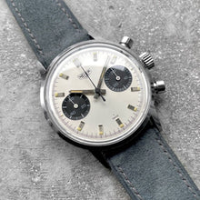 Load image into Gallery viewer, 1Vintage Heuer 7721 SN Chronograph Valjoux 7730 - Stunning Panda Dial
