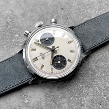 Load image into Gallery viewer, 1Vintage Heuer 7721 SN Chronograph Valjoux 7730 - Stunning Panda Dial
