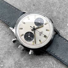 Load image into Gallery viewer, 1Vintage Heuer 7721 SN Chronograph Valjoux 7730 - Stunning Panda Dial
