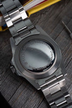 Load image into Gallery viewer, 1981 Rolex 1665 Sea Dweller Stainless Steel- Attractive Patina
