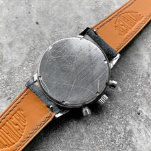 Load image into Gallery viewer, 1Vintage Heuer 7721 SN Chronograph Valjoux 7730 - Stunning Panda Dial
