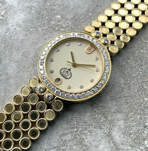 Load image into Gallery viewer, Ladies Harry Winston Premier 18K yellow Gold - Like New - Factory Diamond bezel
