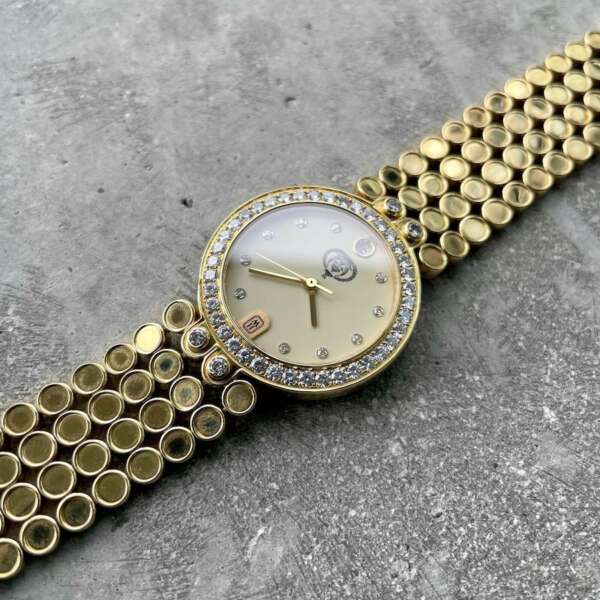 Ladies Harry Winston Premier 18K yellow Gold - Like New - Factory Diamond bezel