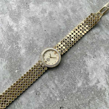 Load image into Gallery viewer, Ladies Harry Winston Premier 18K yellow Gold - Like New - Factory Diamond bezel
