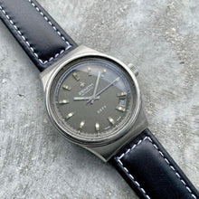 Load image into Gallery viewer, 1970s Zenith Defy 38mm Stainless Steel Automatic Watch 01-1360-380
