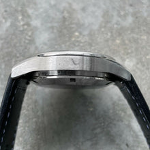 Load image into Gallery viewer, 1970s Zenith Defy 38mm Stainless Steel Automatic Watch 01-1360-380
