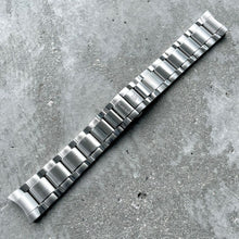 Load image into Gallery viewer, Blancpain 50 Fifty Fathoms 2200 Bracelet Stainless Steel 2200 1130 71
