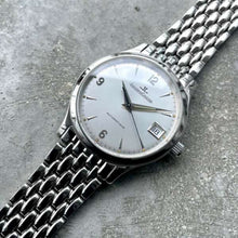 Load image into Gallery viewer, 1990s Jaeger LeCoultre Stainless Automatic Master Control 145.8.89 - Creamy Lume
