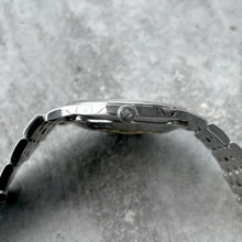 Load image into Gallery viewer, 1990s Jaeger LeCoultre Stainless Automatic Master Control 145.8.89 - Creamy Lume
