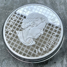 Load image into Gallery viewer, 2014 Canada 1/2 Kilo .9999 Silver Coin $125 Howling Owl Wolf Serial 1000/1000
