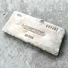 Load image into Gallery viewer, Engelhard 20 oz .999 Silver Poured 20oz Bar - Pretty Pour lines
