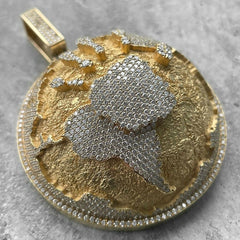 10 KT Yellow Gold Pendant Globe 13 Carat diamonds Toronto Raptors 55k Appraisal