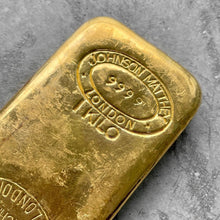 Load image into Gallery viewer, Johnson Matthey London Kilo Gold Poured Bar .9999 Samuel Montagu &amp; Co London
