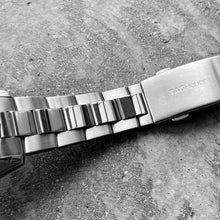 Load image into Gallery viewer, Tag Heuer Aqua Racer Calibre 5 Stainless Steel WAJ2114 Black Dial

