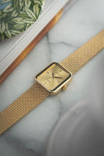 Load image into Gallery viewer, Ladies Rolex Cellini Yellow Gold 4335 - Perfect Dial and stunning condition!
