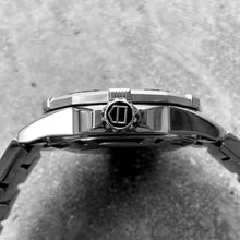 Load image into Gallery viewer, Tag Heuer Aqua Racer Calibre 5 Stainless Steel WAJ2114 Black Dial
