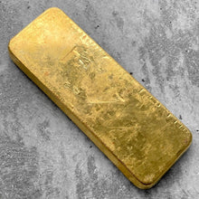 Load image into Gallery viewer, Johnson Matthey London Kilo Gold Poured Bar .9999 Samuel Montagu &amp; Co London
