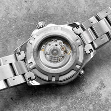 Load image into Gallery viewer, Tag Heuer Aqua Racer Calibre 5 Stainless Steel WAJ2114 Black Dial

