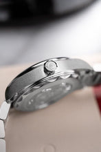 Load image into Gallery viewer, 28mm Ladies Omega Seamaster Aqua Terra 22010286051001 Stainless - Diamond Dial
