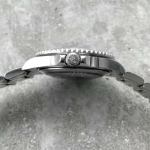 Load image into Gallery viewer, 2002 Rolex GMT Master 16710 Stainless steel 16710T
