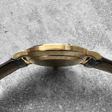 Load image into Gallery viewer, Vintage Patek Philippe Calatrava Gold 3919J Porcelain dial with Box + Extracts
