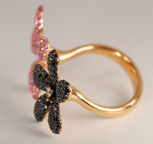 Load image into Gallery viewer, Solid 18K rose gold natural Pink Sapphire and Black Diamond flower ring
