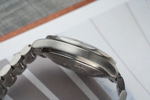 Load image into Gallery viewer, Omega Seamaster 300 M GMT Great White – 25382000 – Serviced
