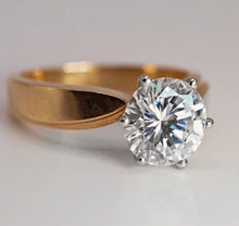 Load image into Gallery viewer, Vintage solid 14K gold natural 2.00 carat diamond solitaire engagement ring
