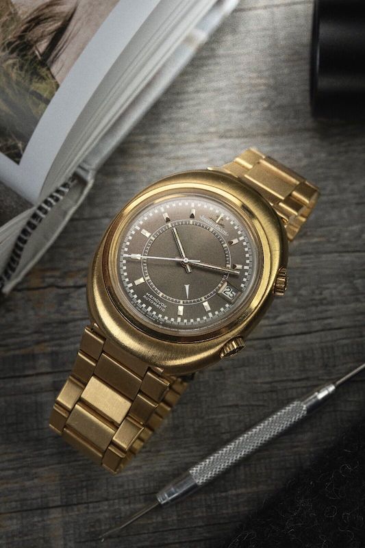 1970s Jaeger LeCoultre Memovox Speed Beat 18K solid Gold 873.21 - Date + Alarm