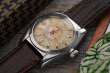 Load image into Gallery viewer, 1941 Rolex Oyster Perpetual 2940 Automatic Bubble back WWII Era - Tropical Dial
