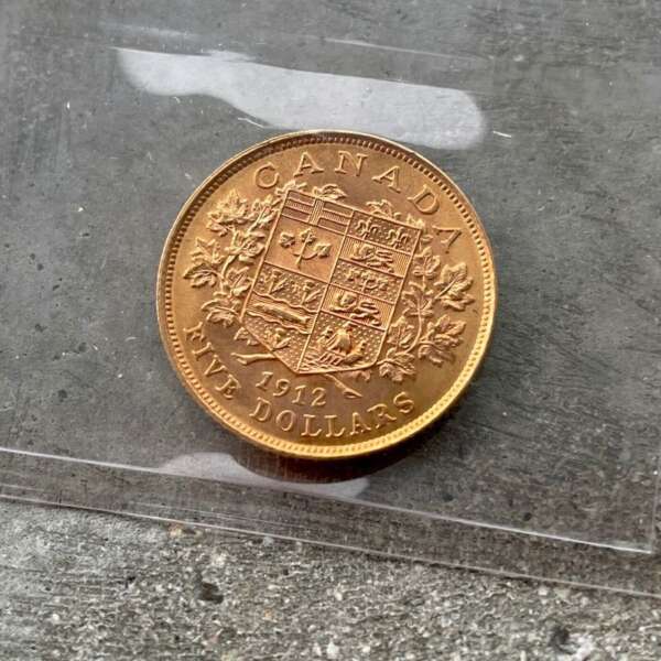 1912 Canada 5 Dollar Gold Coin - Attractive ICCS Choice Unc 64