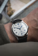 Load image into Gallery viewer, 39mm Tudor 1926 Stainless Steel 91550 Automatic Movement

